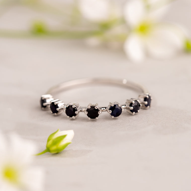Ring NOORA mit Saphiren 2mm