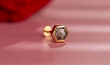 Piercing mit Salt and Pepper Diamant – Einzigartiges Unikat