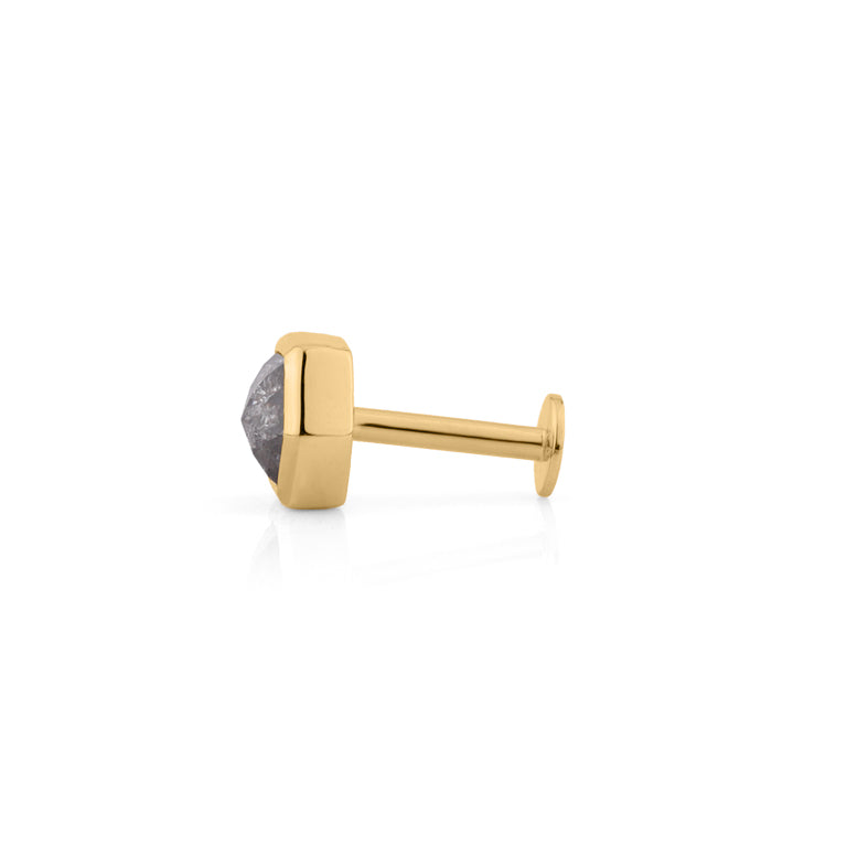 Piercing mit Salt and Pepper Diamant – Einzigartiges Unikat