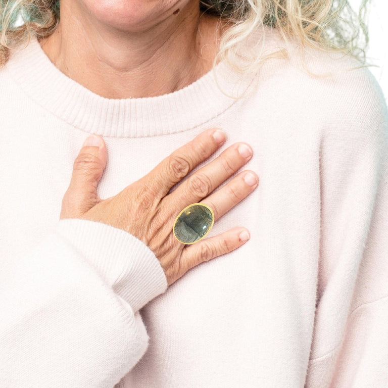 Statement Unikat-Ring mit Labradorit  – 925 Silber vergoldet