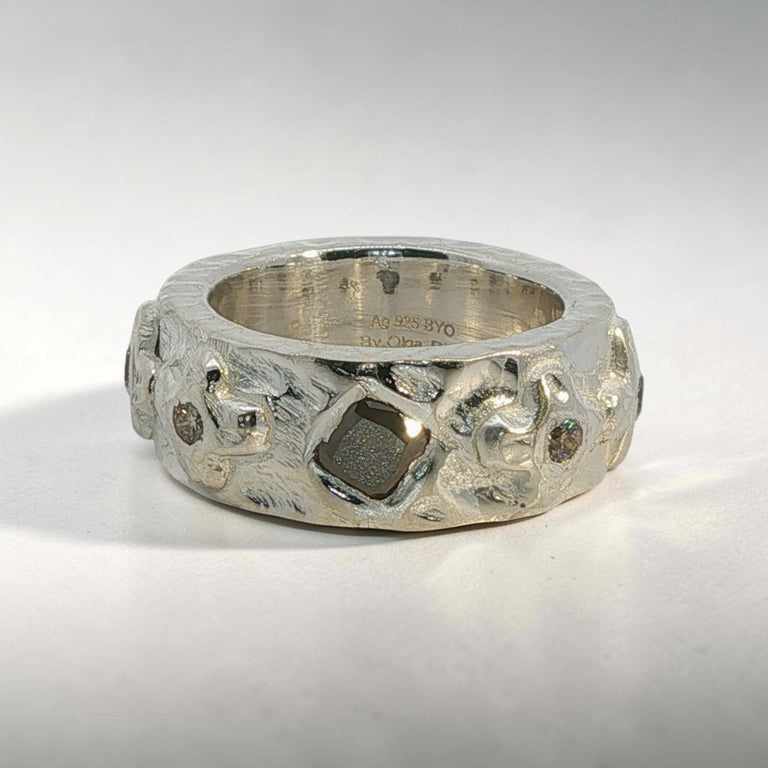 Salt und Pepper Diamond Ring