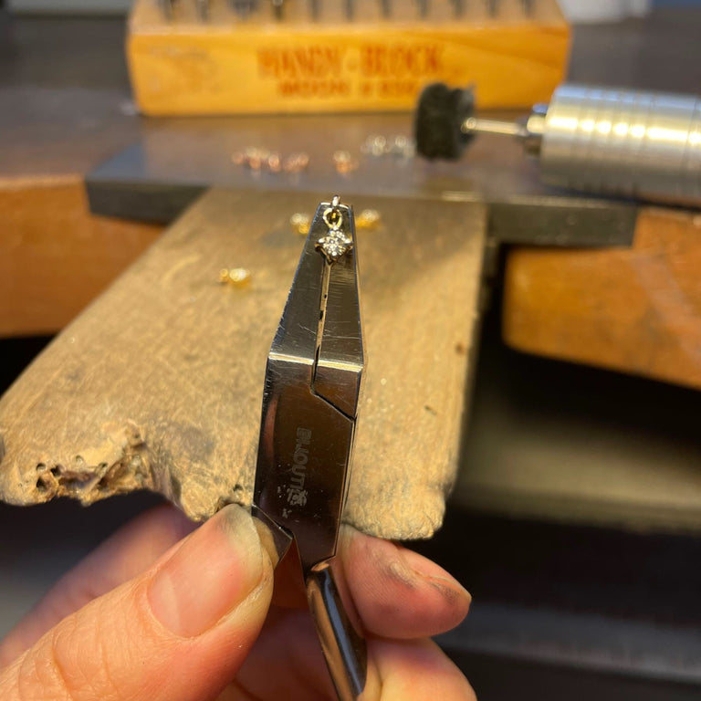 Armketteli neu vergolden