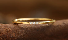 Edelstahl Ring  gelbvergoldet 1mm mit 3 Zirkonia