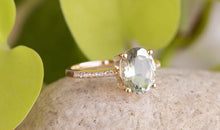Ring ELLA mit grünem Amethyst und Diamanten
