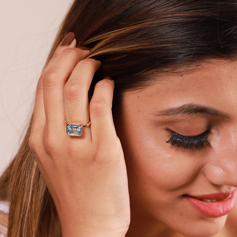 Ring FINJA mit Blau Topas