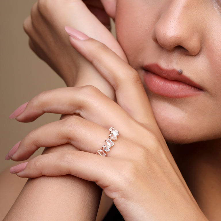 Ring NEVIN mit Topasen