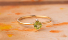 Ring PERIDOT Sternzeichen Jungfrau, Löwe, Wassermann