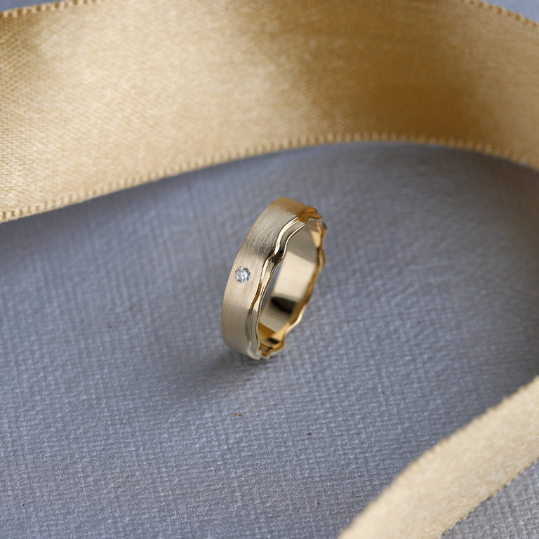 Ring ELLINE 5mm mit Diamant