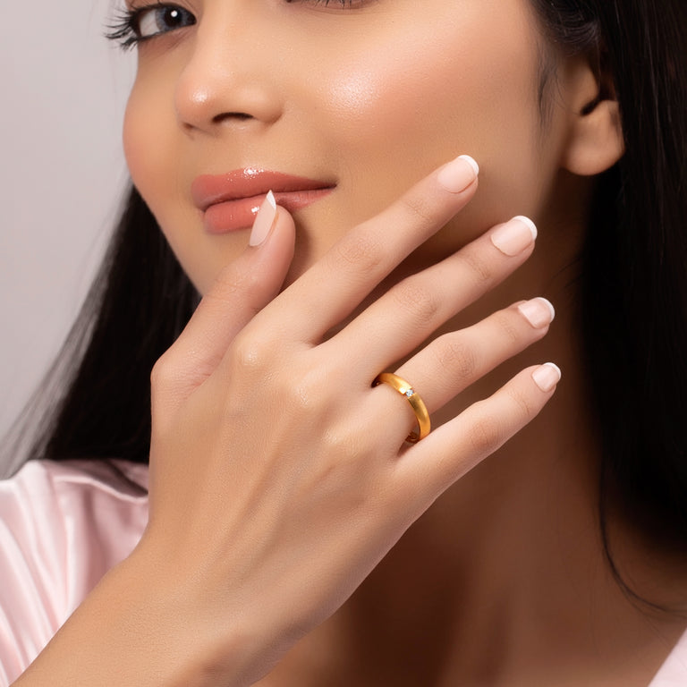 Spannring WIARA 4mm aus Edelstahl mit Zirkonia