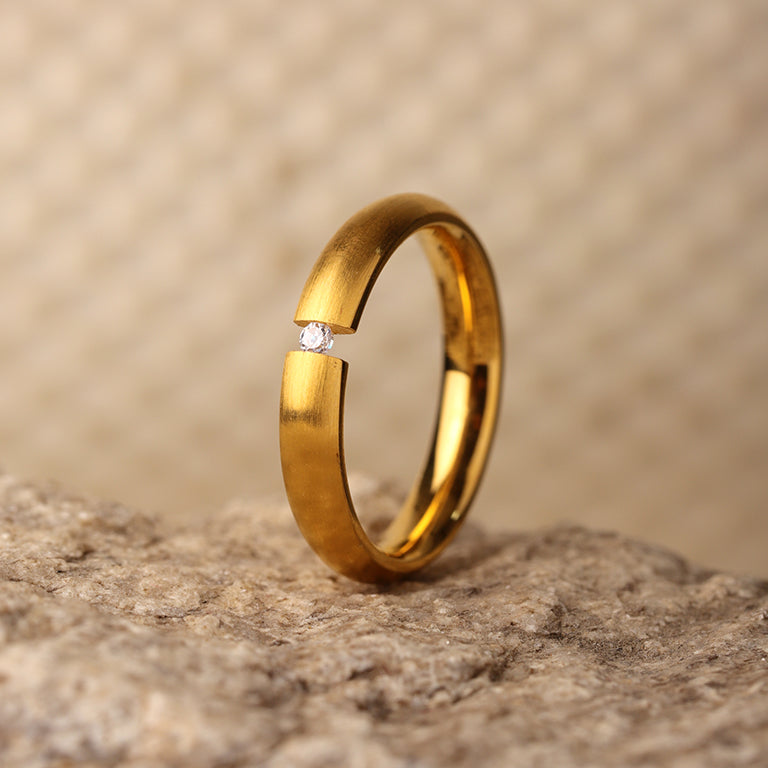 Spannring WIARA 4mm aus Edelstahl mit Zirkonia