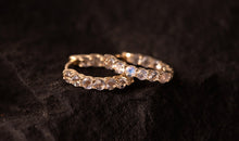 Creolen SOLVEIG mit Mondsteinen