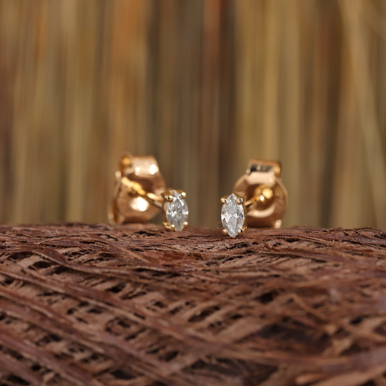 Ohrstecker NAVETTE  mit  Diamanten 18k Gelbgold