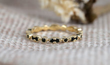 Ring SARIYA mit Spinel