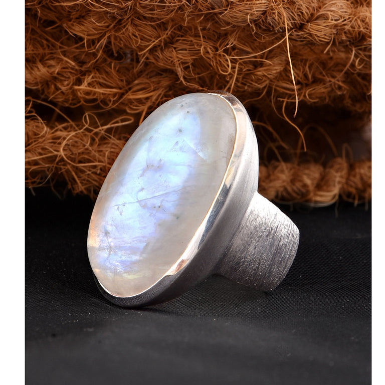 Ring NANDINI mit Mondstein