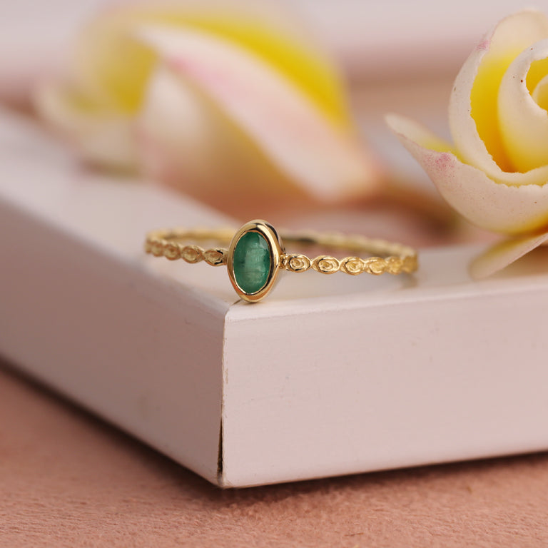 Ring  VIOLETTA  mit Smaragd 3x5mm